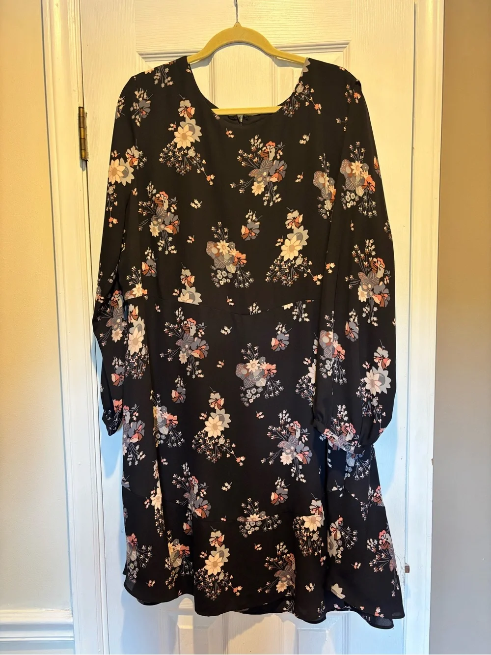 LOFT Plus Wildflower Flounce Dress Size 20 Black Floral Dress Long Sleeve A Line